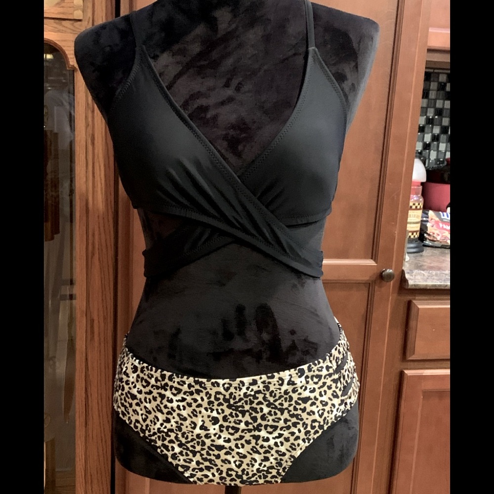 Full Figure Oceans Blue Bottoms & Halter Wrap Criss Cross Bathing Suit Sz Med